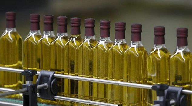 Цены на оливковое масло обжигают карманы! Эксперты призывают продолжить запрет на экспорт.
