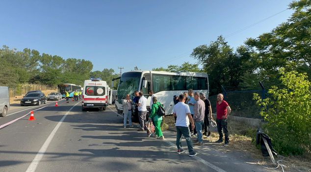 Трагедия в Чорлу: 2 погибших и 9 раненых в результате столкновения микроавтобуса и мидибуса.