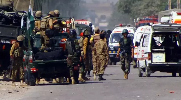 Roadside bomb attack in Pakistan: 7 soldiers lost their lives.