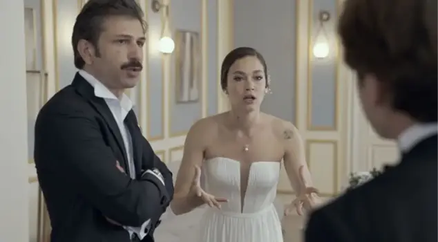 Melisa Şenolsun was awarded the Best Actress Award for her performance in the film LCV.