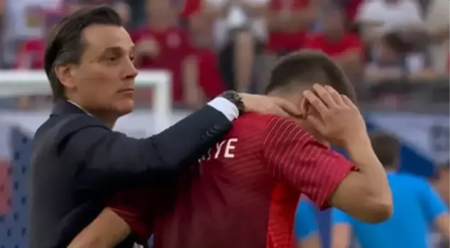 Before the Czech Republic match, Montella and Arda Güler had an interesting moment.
