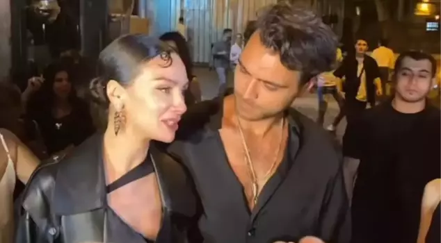 Hakan Kurtaş became the subject of ridicule with his looks towards his girlfriend Birce Akalay.