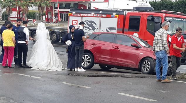 Pre-wedding accident in Kocaeli: Groom injured, bride narrowly escaped.