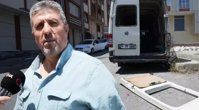 Two abandoned vehicles have become the nightmare of the neighborhood: They sway as they come out from the inside.