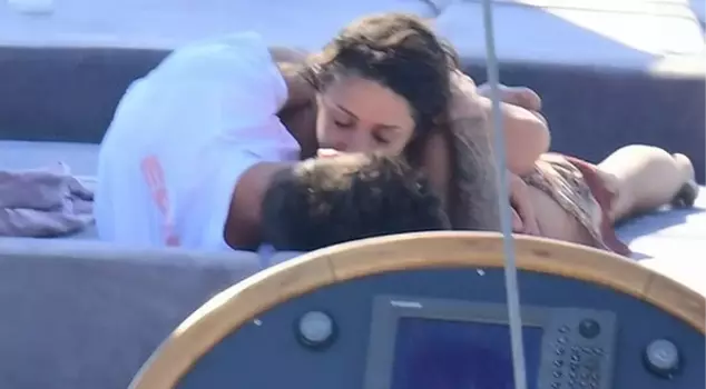 Zeynep Bastık and Serkay Tütüncü were caught on camera in a lip-to-lip moment during their boat vacation.