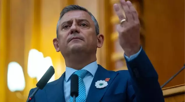 Call to action from CHP leader Özel: If you want a raise, turn the lights on and off.