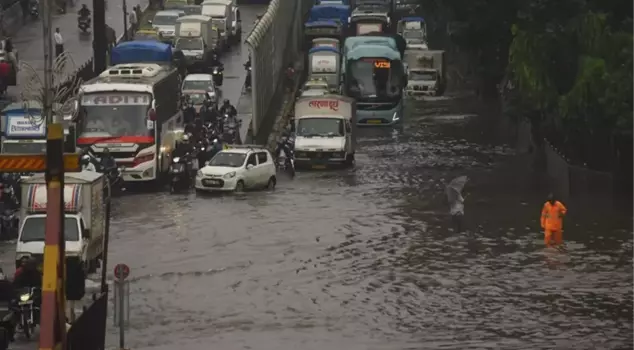 The death toll in the flood disaster in India has risen to 90.