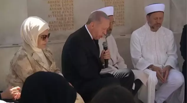 Quran recitation by President Erdogan for our martyrs.