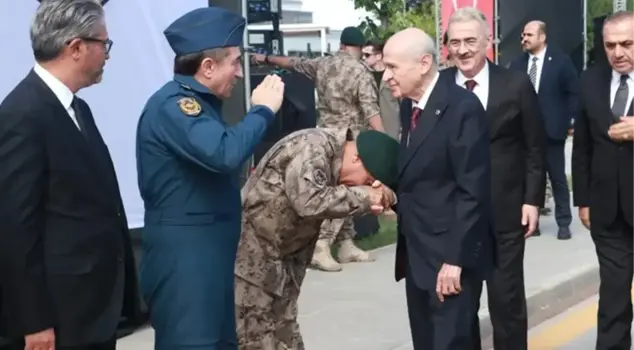 The Special Operations Commander Karadeniz, who was criticized for kissing Bahçeli's hand, broke his silence.