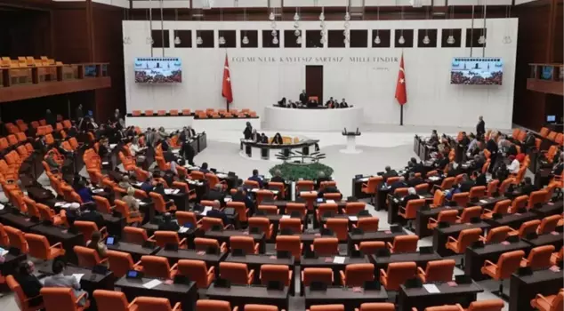 The bill containing regulations on public savings measures has been accepted.