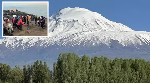 Two people who climbed Mount Ararat got lost in fog and blizzard.