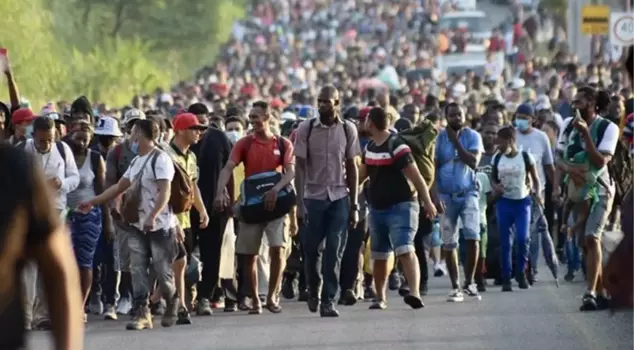 Trump's election promise created fear! Hundreds of immigrants are marching towards the US border.