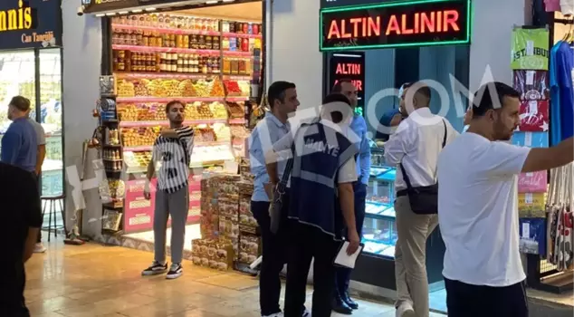 A tax raid on 500 jewelers, including famous brands, was conducted by the Ministry of Finance in the Grand Bazaar.