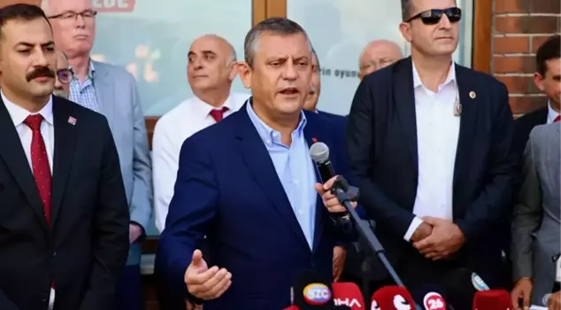 قائد حزب الشعب الجمهوري ينفجر بغضب قائلاً 