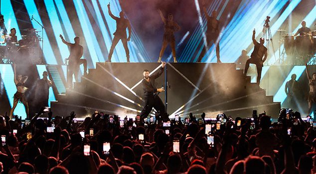 Ricky Martin performed a concert in Antalya! His stage show left fans in awe.
