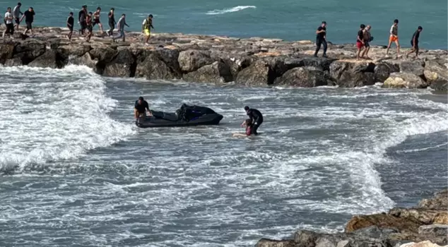 В Хатайе двое из пяти человек, попавших под течение в море, погибли.