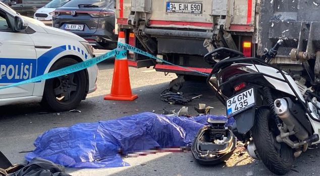 وقع حادث مروع على طريق TEM! لقد فقد سائق الدراجة النارية حياته بشكل مروع.