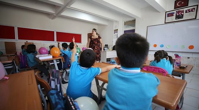 هل يتقصر عطلة الصيف بمدة 20 يومًا؟ هناك بيان من وزارة التربية الوطنية.