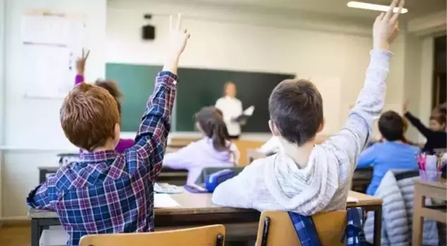 سيتم تحديد فصول ومعلمي الطلاب المسجلين في المدرسة الابتدائية عبر منصة الإنترنت e-Okul.