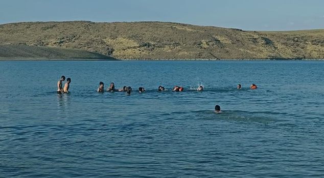 Five people, including two children, lost their lives after entering the dam lake in Muş.
