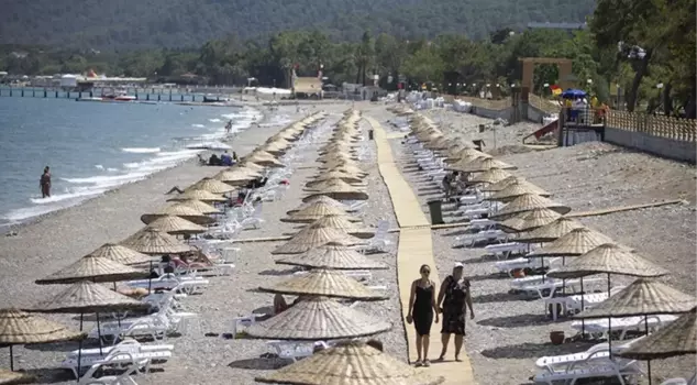 Sunbeds and umbrellas are free for retirees at these beaches.