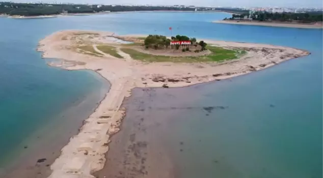 Drought alarm at Seyhan Dam Lake! Waters have receded by 500 meters.