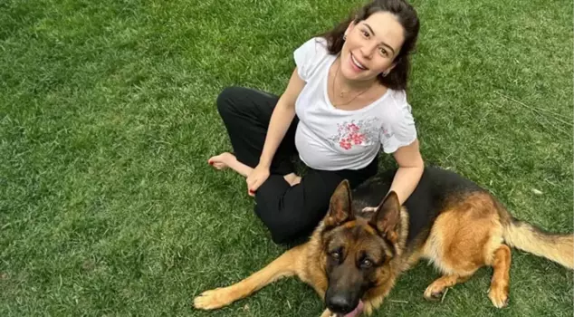 Yıldız Çağrı Atiksoy, who became a mother 4 months ago, has returned to her old form! She showed off her bikini poses.