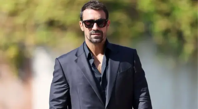 The first Turkish man! Ibrahim Çelikkol receives an award from Italy.