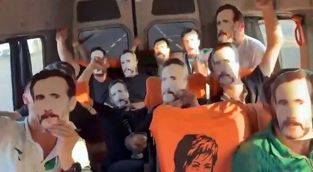 Same provocation again! They went to the Amedspor match with Mahmut Yıldırım posters.