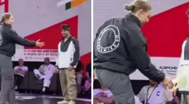 The Portuguese athlete shook hands with his own shoe, not with his opponent.