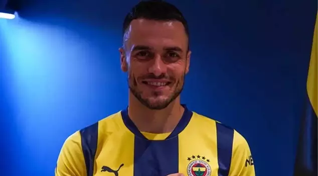 Filip Kostic has signed with Fenerbahçe.