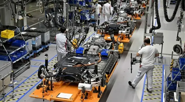 Audi has started searching for new investors after a rebellion broke out at its Brussels factory.