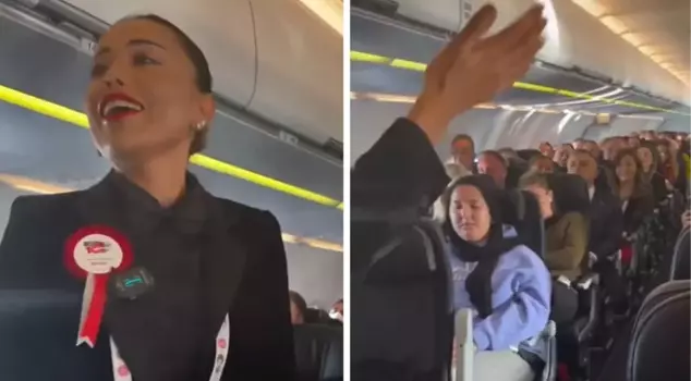 The plane was delayed, and the flight attendant sang a folk song to comfort the passengers.