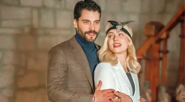 Akın Akınözü, devastated by his mother's pain, has broken up with his girlfriend.