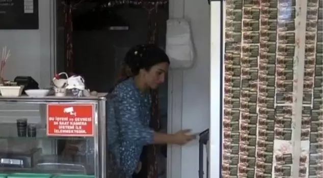 Those who saw it couldn't believe their eyes: A falling soda bottle hit the woman's head.