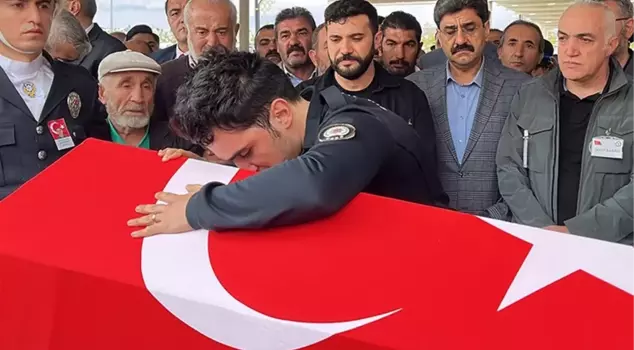 The heartbreaking farewell from the wife of the martyr police officer: 