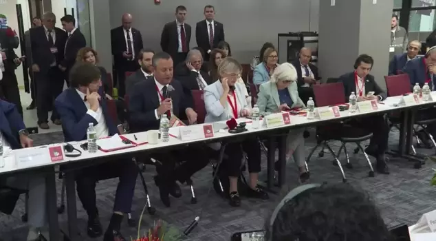 Özgür Özel announced in New York: I will go to Palestine.