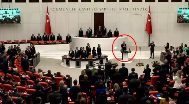 CHP lawmakers stood up when President Erdoğan entered the Parliament, but they did not applaud.