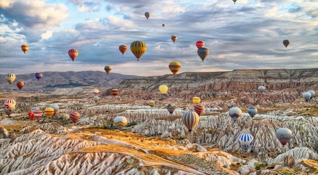 Turkey is racing towards a record in hot air balloon tourism.