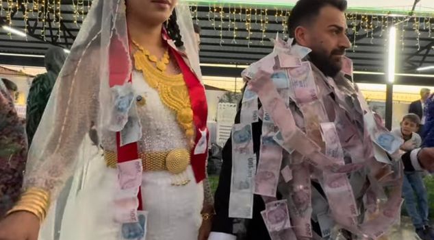 At the tribal wedding, the groom was gifted 10 million TL, and the bride received 4 kilograms of gold.