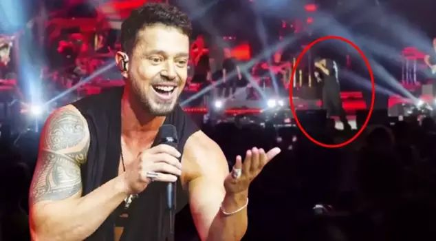 مهاجمة قبيحة لمورات بوز على المسرح