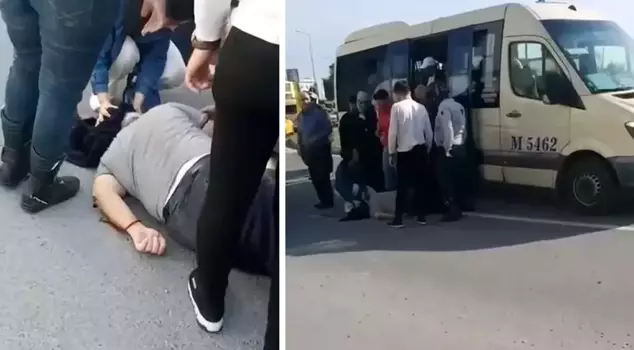 When the minibus door suddenly opened, the passenger fell to the ground, and the driver didn't even look back.