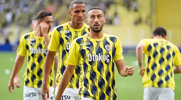 Cenk Tosun put an end to the claims about his departure from Fenerbahçe.