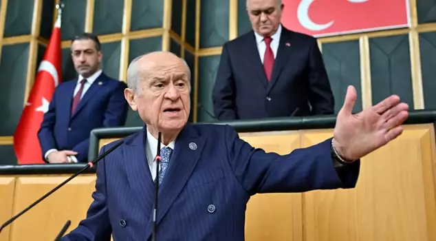 Bahçeli hung the noose thrown by Dervioğlu in his office.