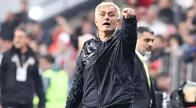 Jose Mourinho explained the reason why Fenerbahçe could not become champions on an English channel.