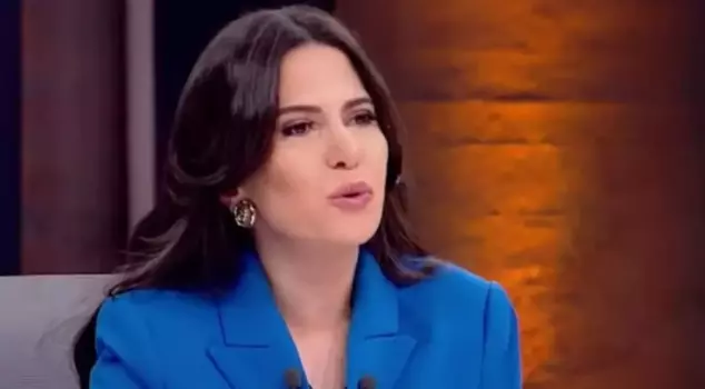 The main news anchor, Kübra Par, struggled to speak as she presented the news of the martyr.