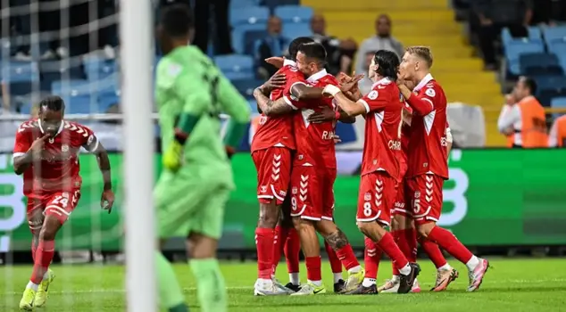 Sivasspor defeated Adana Demirspor 4-2 away.