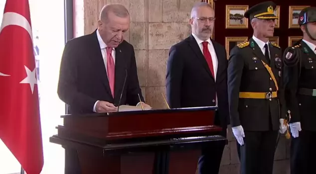 Erdoğan signed the Anıtkabir Special Book: We are taking all necessary measures to protect the survival of our homeland.