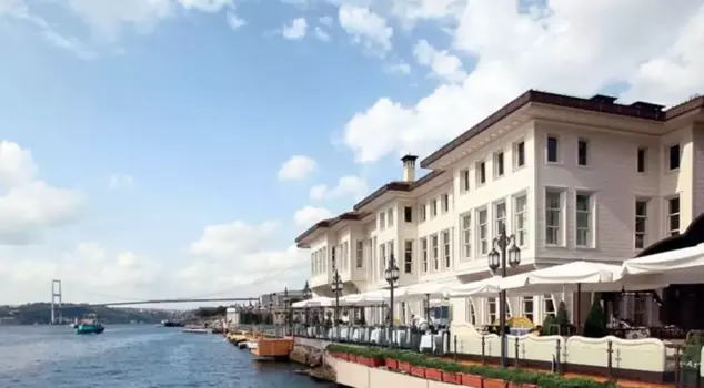 Les Ottomans Hotel has moved from Galatasaray to Beşiktaş.