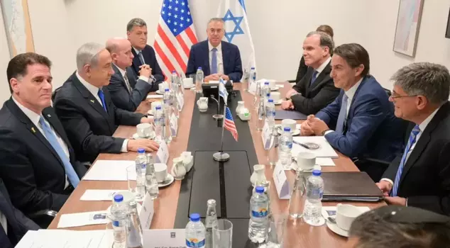 The first photo has arrived: Netanyahu sat down at the table for a ceasefire.